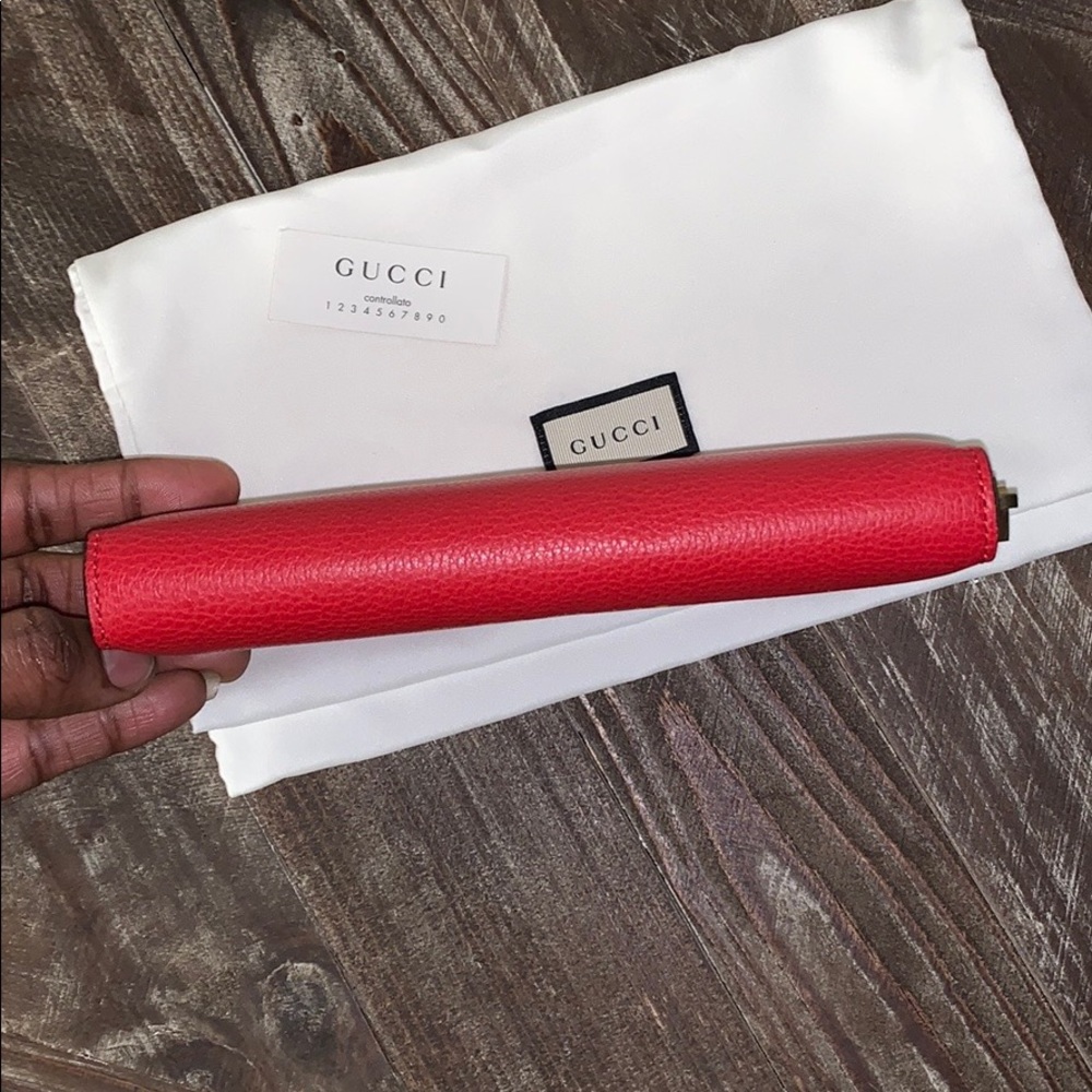 Gucci Red logo Zip-Around Wallet *One small flaw* - Picture 4 of 8
